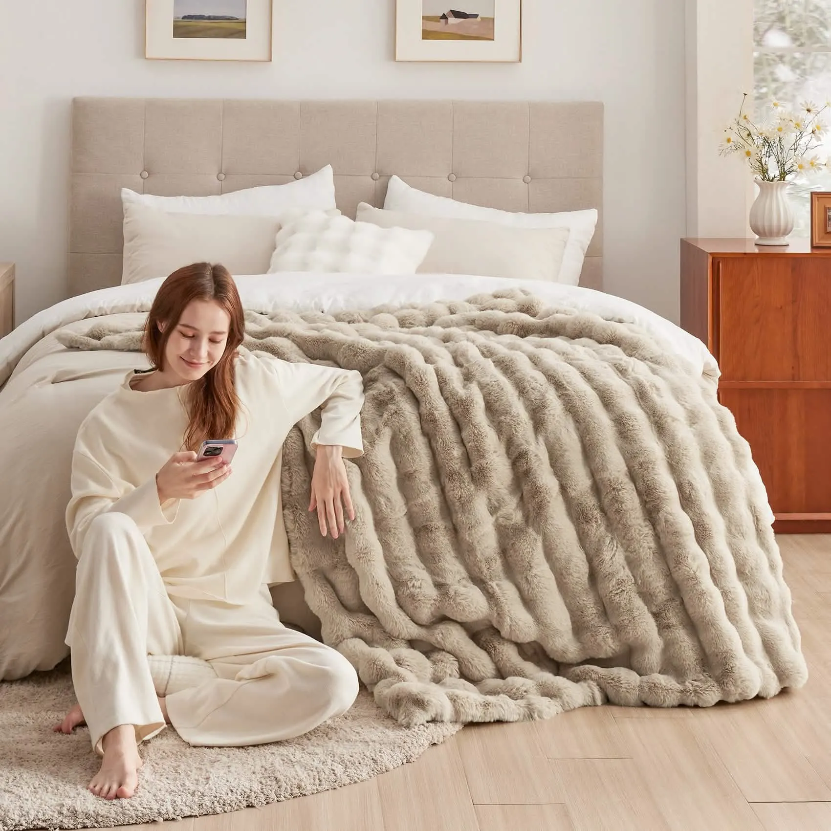 Ultra-Plush Bubble Faux Fur Blanket