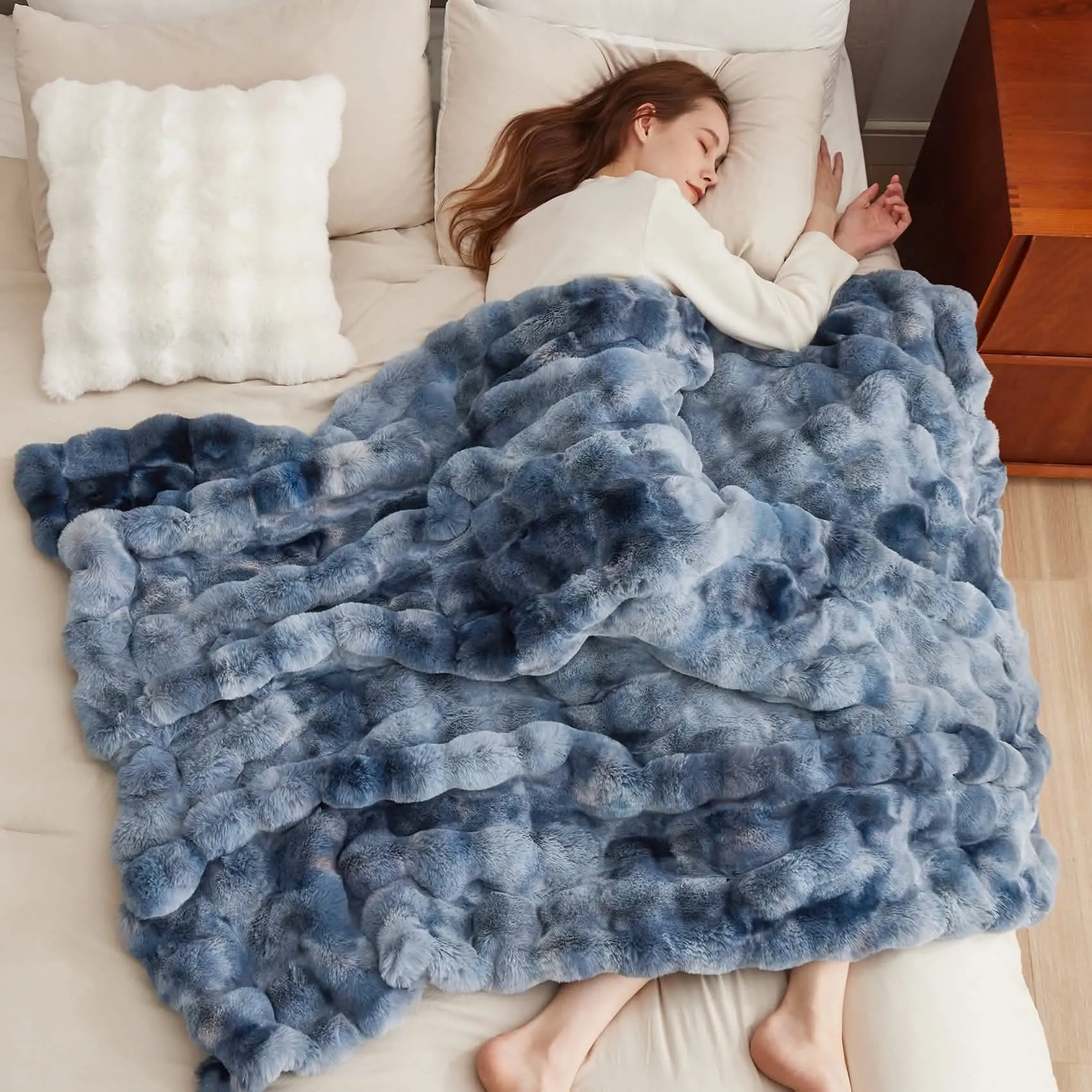 Ultra-Plush Bubble Faux Fur Blanket