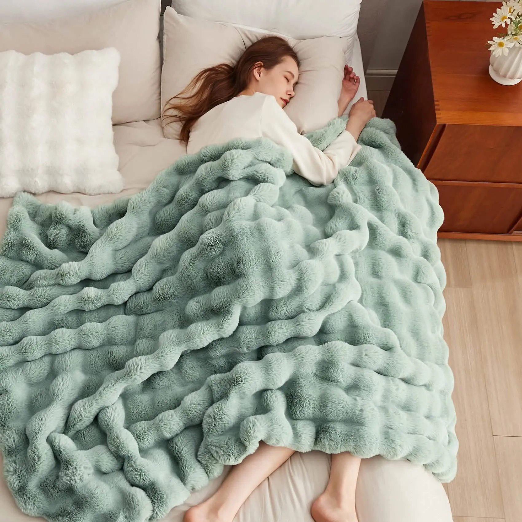 Ultra-Plush Bubble Faux Fur Blanket